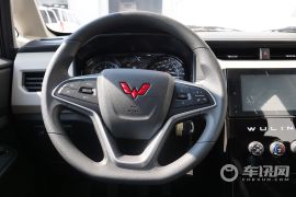 上汽通用五菱-五菱征程-1.5T 手动豪华型