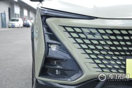 长安汽车-长安UNI-T-1.5T 运动版 旗舰型   ￥13.89