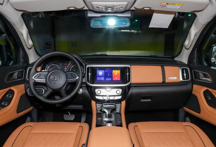 2.0T+8AT，26.78万元起售，长城炮旅装版上市