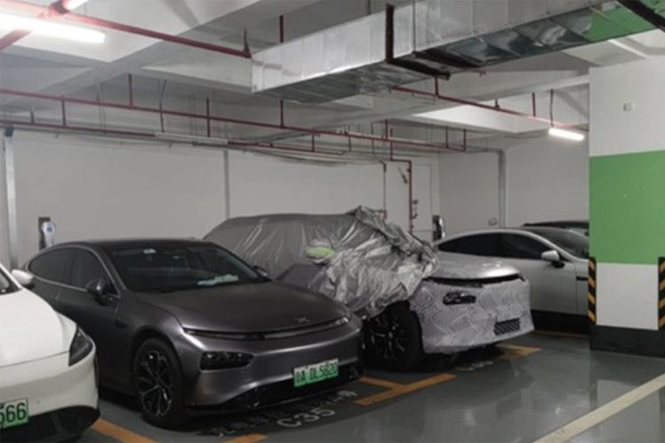 小鹏全新中大型SUV谍照，依旧沿用不变的家族式设计