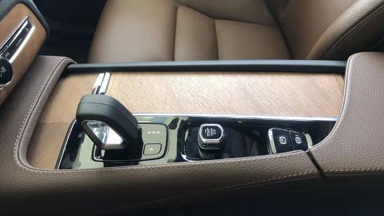 沃尔沃XC90：最高优惠14万，为啥卖的比奥迪Q7好？
