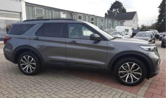 新知达人, 福特探险者实拍 前脸粗犷 V6发动机+电动机 三排7座布局