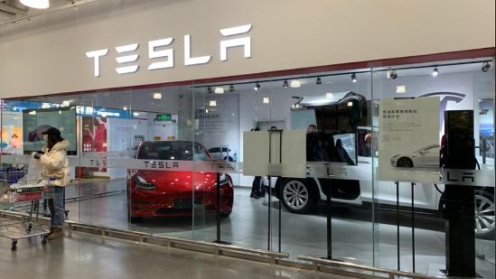 被玩烂的“0首付”，特斯拉捡起来险把自己产能玩“废”