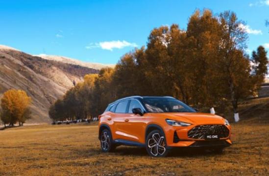 新知达人, MG ONE预售 11.11万起 30英寸三联屏+1.5T