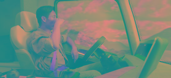 吉利发布高端新能源重卡，续航接近无限，厨房洗浴一应俱全