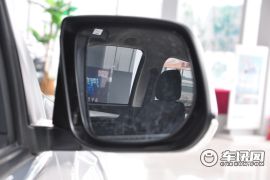 江西五十铃-瑞迈-2.4T经典汽油两驱舒适型标轴版 4K22D4T