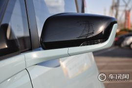 上汽通用五菱-五菱NanoEV-热爱款