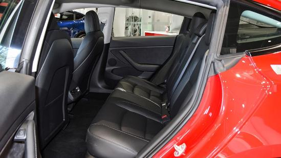 牺牲续航换流畅车机，新款国产Model 3能买？