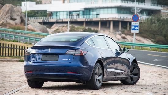 牺牲续航换流畅车机，新款国产Model 3能买？