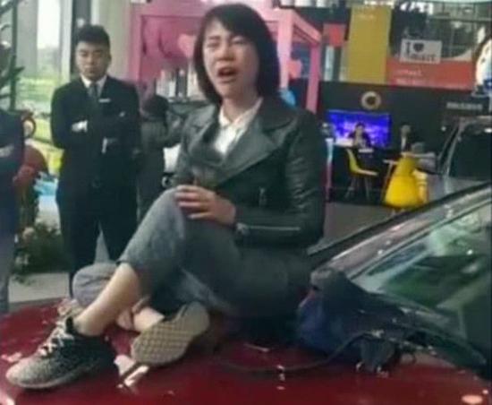 银保监会：“奔驰金融侵害消费者合法权益”买奔驰最好全款？