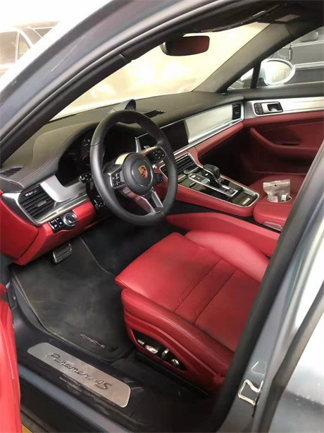 2020款保时捷Panamera4S 2.9T墨版168w 