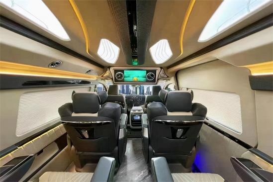 丰田海狮九座 上海高端定制中心