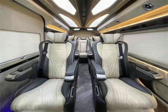 丰田海狮九座 上海高端定制中心