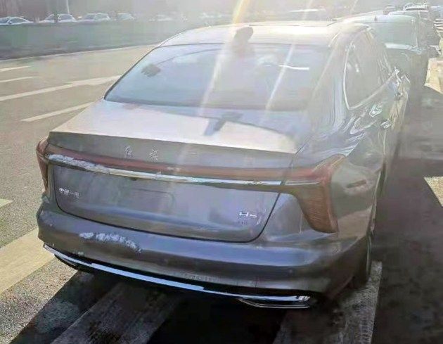 “小号H9”定位中型轿车 红旗H6实车图曝光 