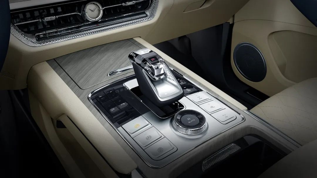 留住燃油车的尊严，3、40万买辆六缸车，你会爱上那种感觉