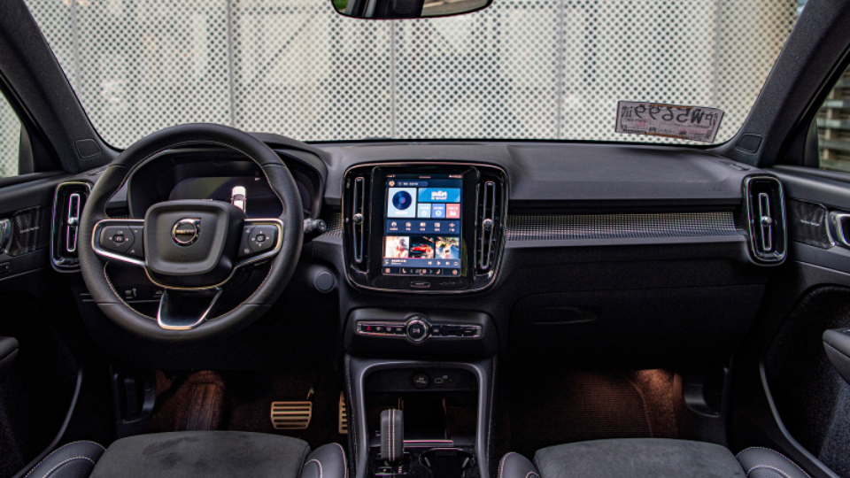 沃尔沃XC40纯电：涨价4千影响什么？答：亏了2年电费