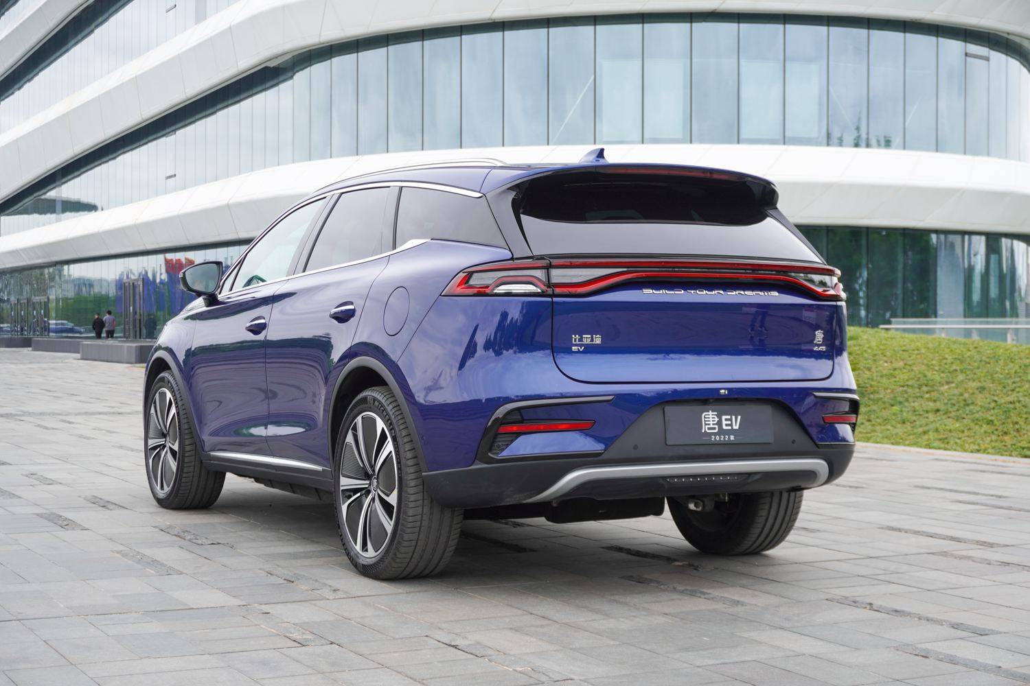 四大国产“旗舰”SUV：理想L9最受关注，长安联合华为冲高端？
