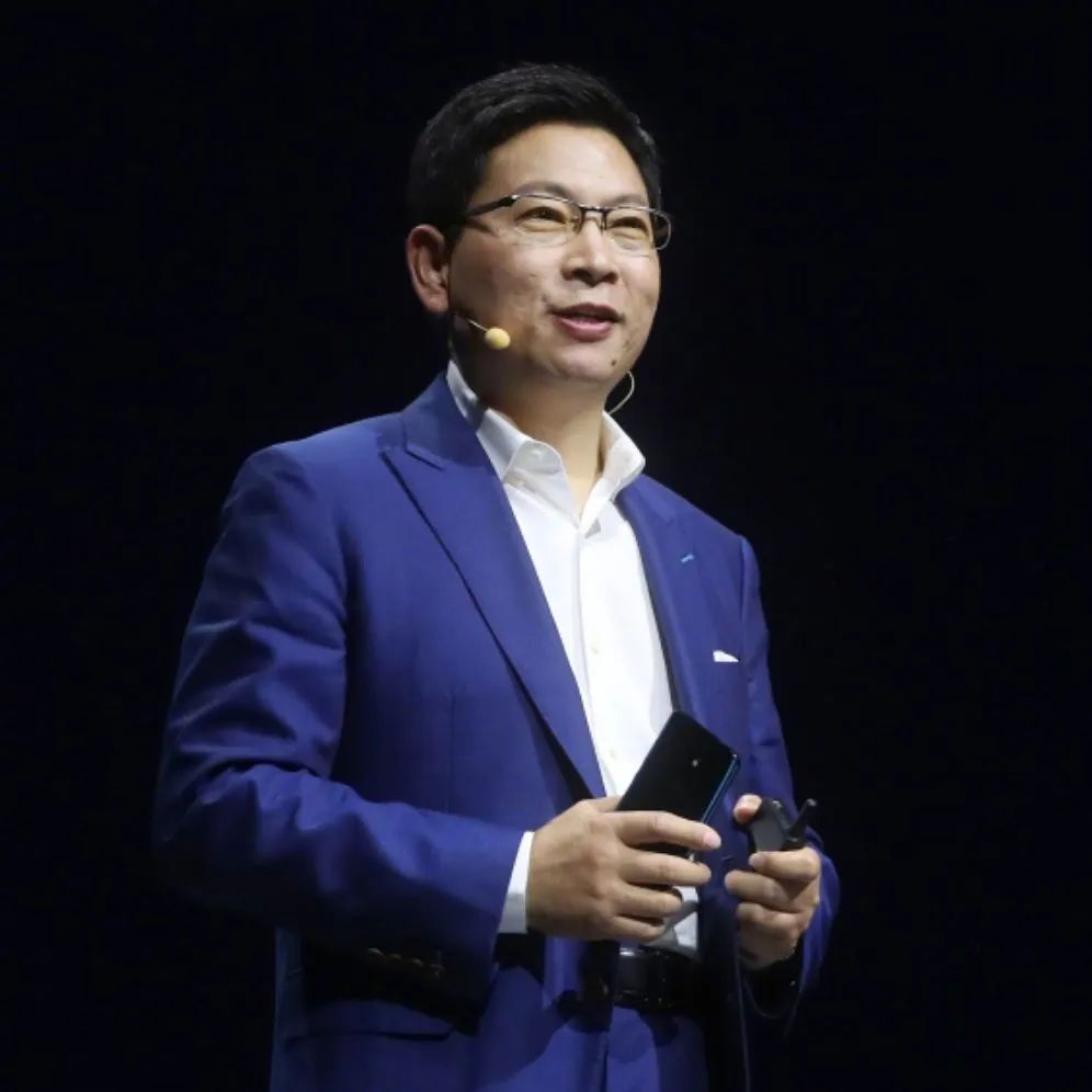 余承东：“买油车就像买功能机”！电车和油车是不是对立关系？