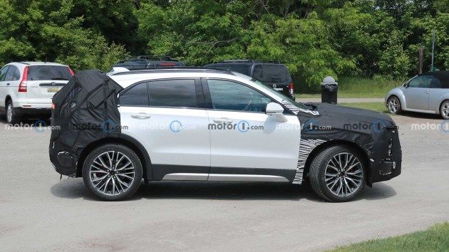 或将在2023年正式亮相 新款凯迪拉克XT4谍照曝光 