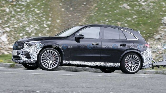 最快将在2022年内亮相 全新梅赛德斯-AMG GLC 63内饰谍照曝光 