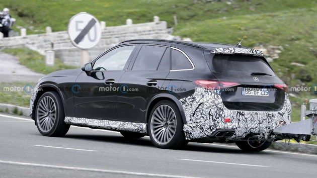最快将在2022年内亮相 全新梅赛德斯-AMG GLC 63内饰谍照曝光 