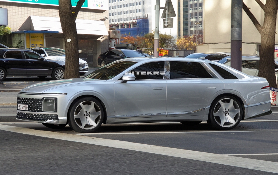 【韩系动向699】现代第8代雅尊即将发布，比奔驰E级更霸气！