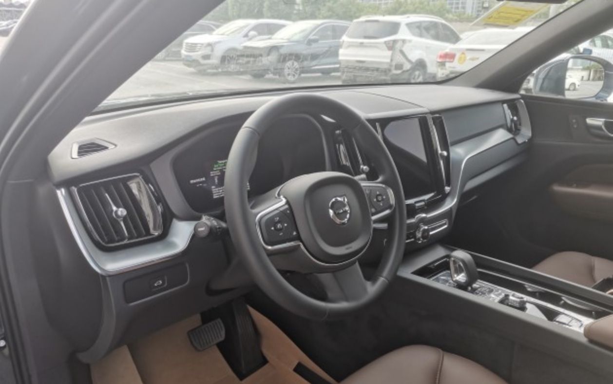细节调整升级 2023款沃尔沃XC60实车曝光 