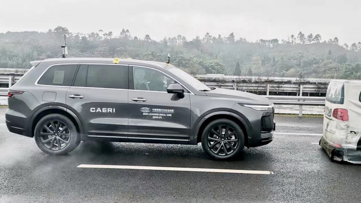 理想L9的自动刹车能刹得住?要对外开放代码,鬼探头仍是难题