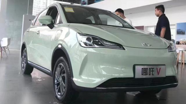 十万预算买纯电SUV，几何E最高续航有401km，值得买吗?