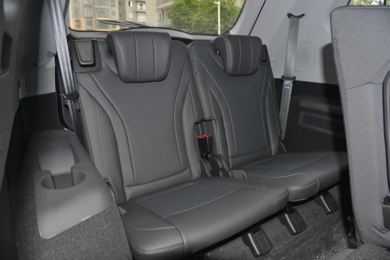 15万落地的3款七座SUV，独立座椅，第三排空间大463.png