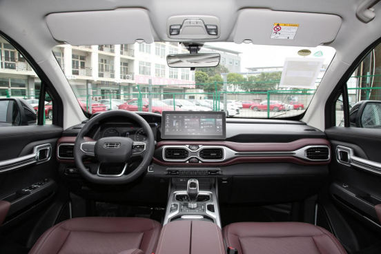 15万落地的3款七座SUV，独立座椅，第三排空间大857.png