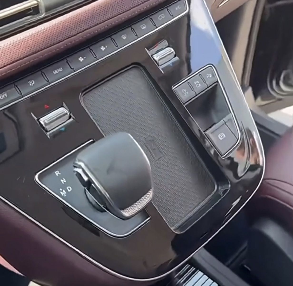 或更名为红旗HQ9 红旗首款MPV最新无伪谍照曝光 