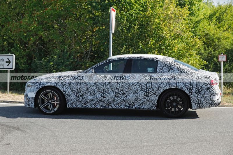 有望在2023年发布 全新梅赛德斯-AMG E 53最新谍照曝光