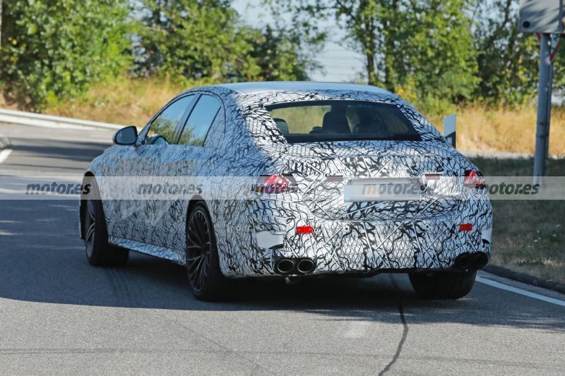有望在2023年发布 全新梅赛德斯-AMG E 53最新谍照曝光