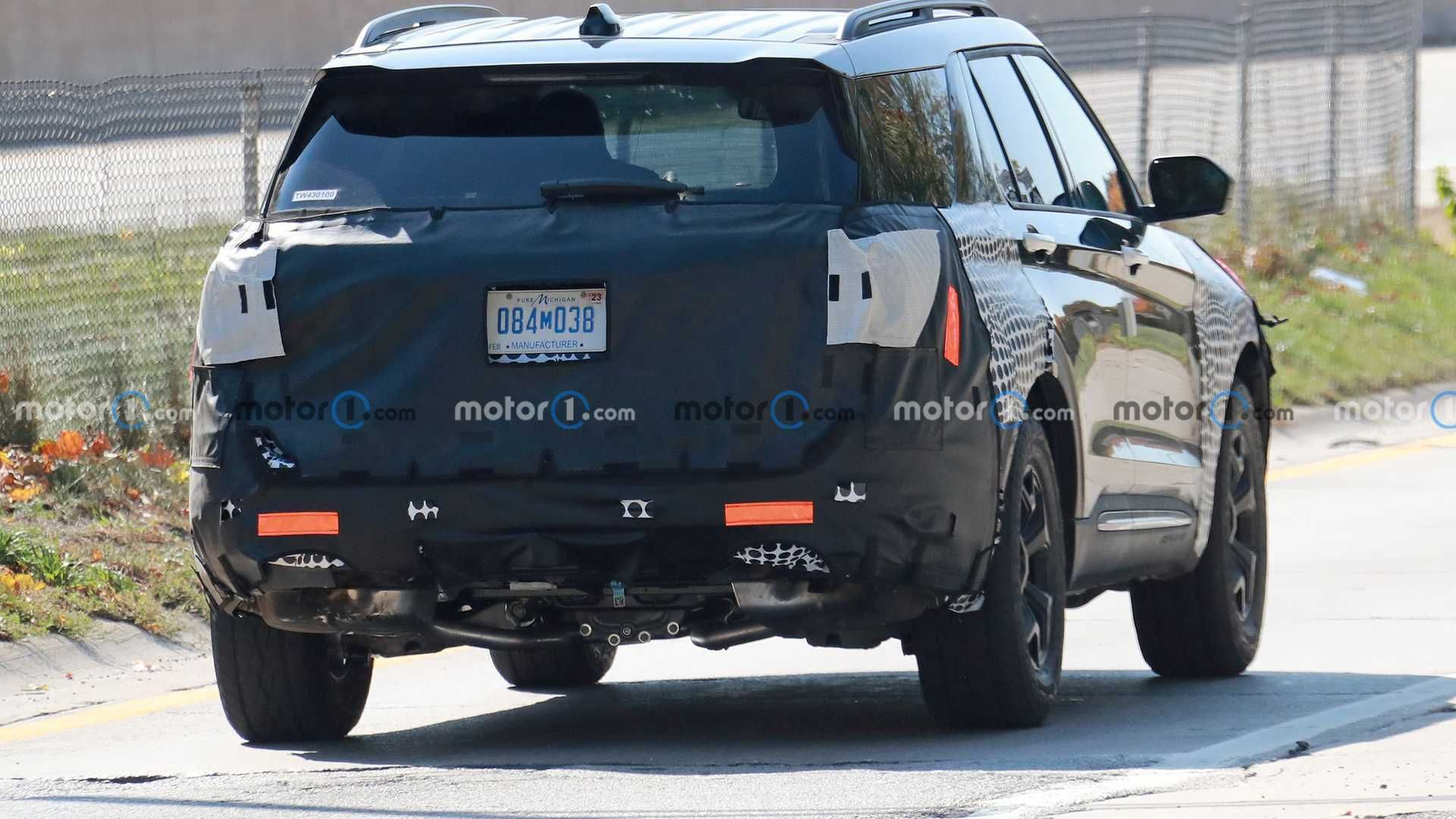 搭载3.0T发动机 新款福特探险者ST最新谍照曝光 