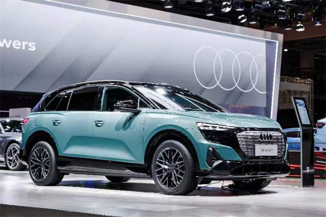 进博会常客大众天团亮相，“数智·绿享·化新境”深入人心