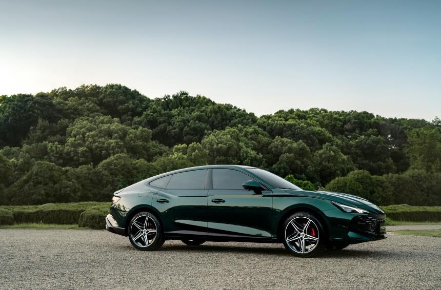 搭载2.0T+9AT黑标动力组合,MG7盲订开启