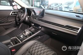 广汽三菱-欧蓝德-1.5T CVT四驱尊耀版 7座