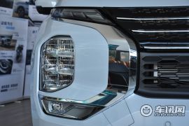 广汽三菱-欧蓝德-1.5T CVT四驱尊耀版 7座