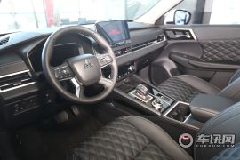 广汽三菱-欧蓝德-1.5T CVT四驱尊耀版 7座