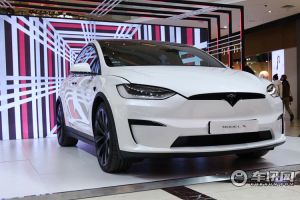 特斯拉Model X Plaid开进天通苑 北京巡展第二站启幕