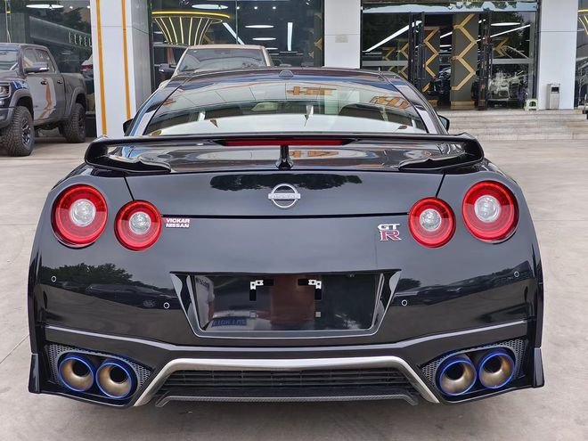 全新日产战神GTR天津港首批落户全国   