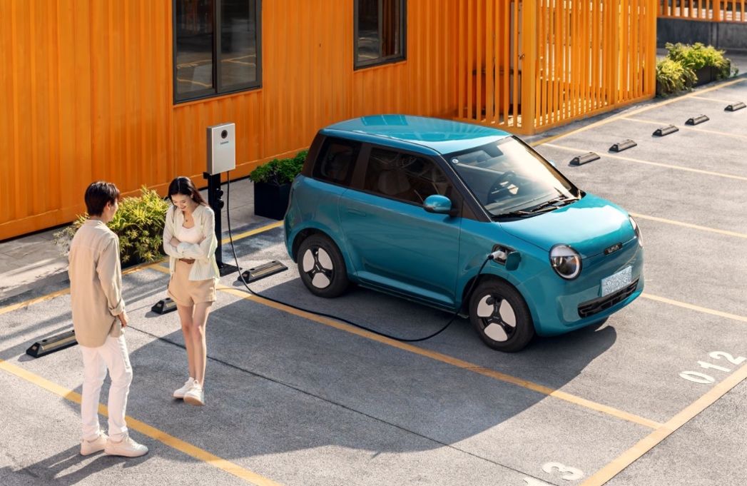 快充车型上市，长安Lumin 301km蜜沁款售价6.19万元