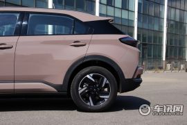 合众汽车-哪吒X