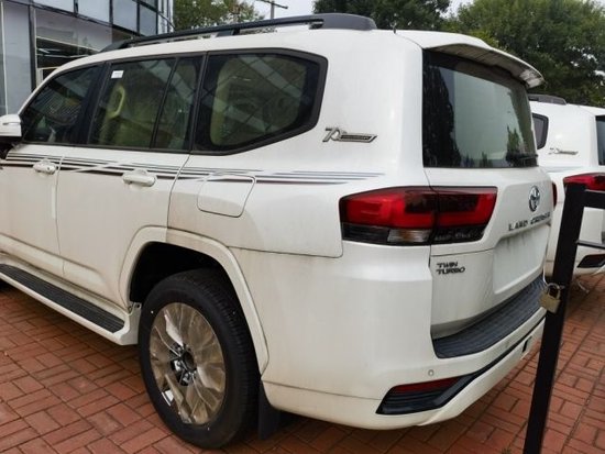 全国分期5万起售23款丰田酷路泽LC300港口现车配置齐全