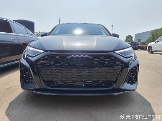 2023款奥迪RS3现车配置颜色可选65万起售 可分期全国