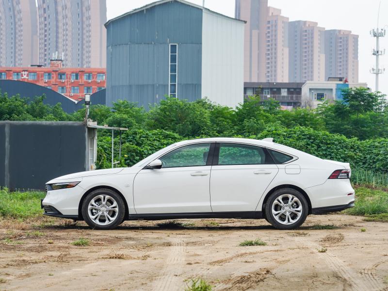 https://car2.autoimg.cn/cardfs/product/g28/M01/F0/71/autohomecar__Chtlx2TosbuAGVFlACnKc1KUMgY755.jpg