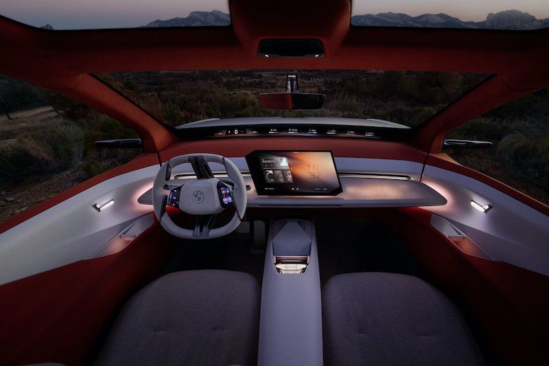 宝马新世代X概念车全球首秀 坚守纯粹驾驶乐趣