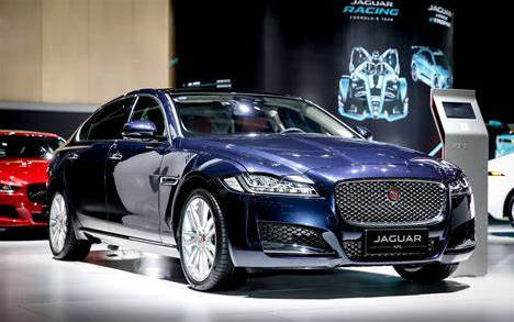 捷豹(Jaguar)之美:漫步汽车传奇,XJ13的永恒华章