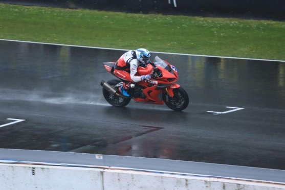 国际顶级赛事套圈进口车型，钱江赛800 WSBK荷兰站大放异彩